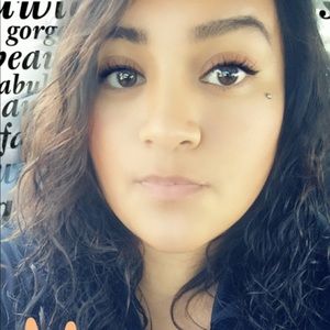 Meet your Posher, Alejandra